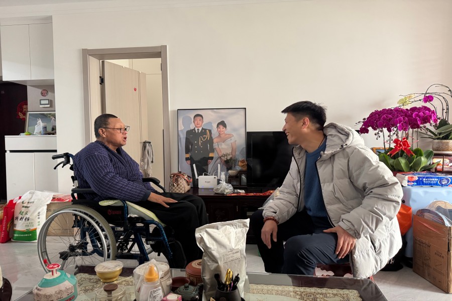 節(jié)前送溫暖 關(guān)懷暖人心——市政集團(tuán)黨總支聯(lián)合工會(huì)分會(huì)組織開展春節(jié)前走訪慰問(wèn)困難黨員活動(dòng)